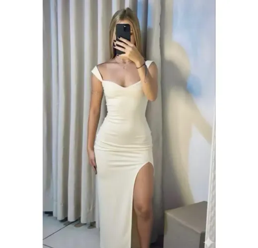 Vendo esse vestido longo branco