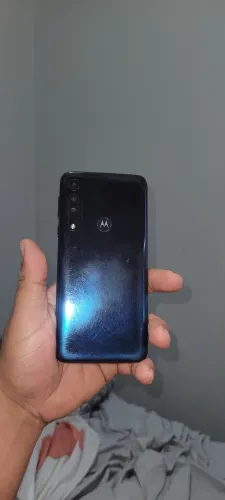 Celular Motorola one macro 64 gb bom pra moto boy funcionando so marca de uso sem careg