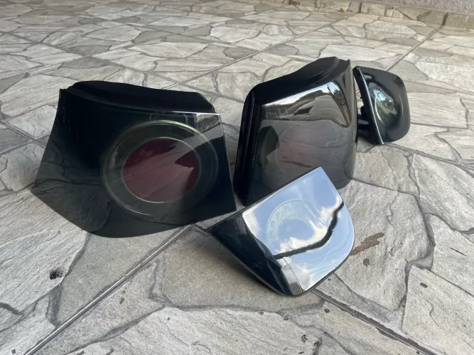 LANTERNAS TRASEIRAS GOLF SPORTLINE