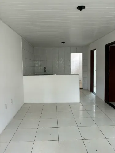 Alugo Casa