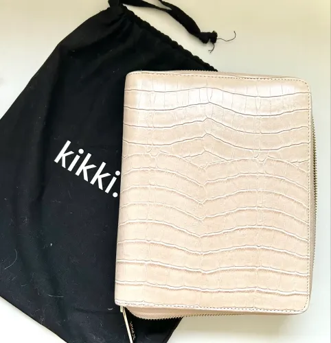 Planner Fichário kikki.K Raro Croco Bege com Zíper + Dust Bag (Tamanho Medium / Personal)
