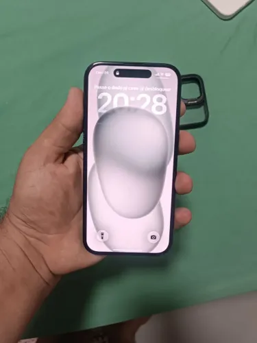 Vendo ou troco iPhone 15 128g bateria 79%