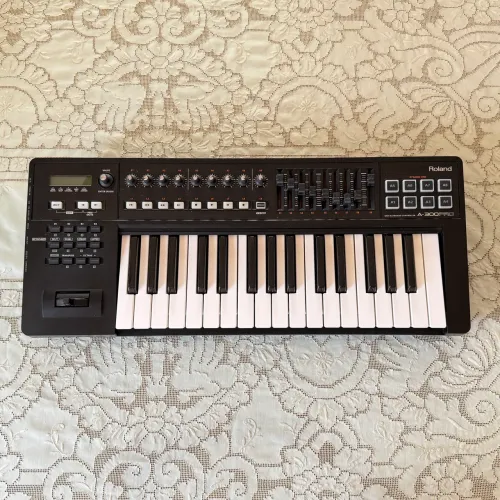 Controlador MIDI Roland A300-PRO