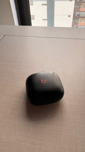 Fone de ouvido Powerbeats FIT - SEMINOVO