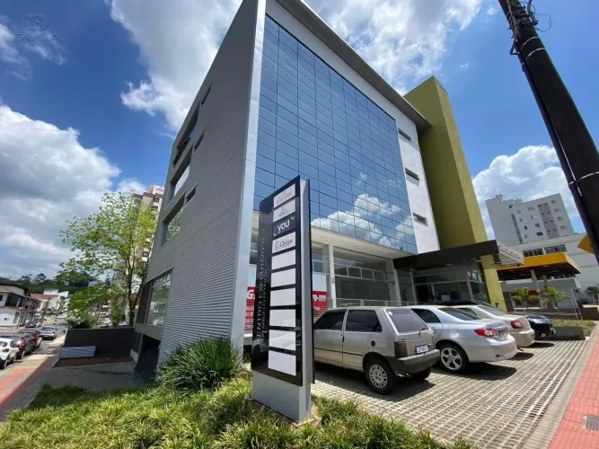 Sala Comercial com aproximadamente 80m²