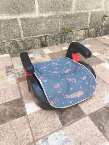 Assento infantil para carro