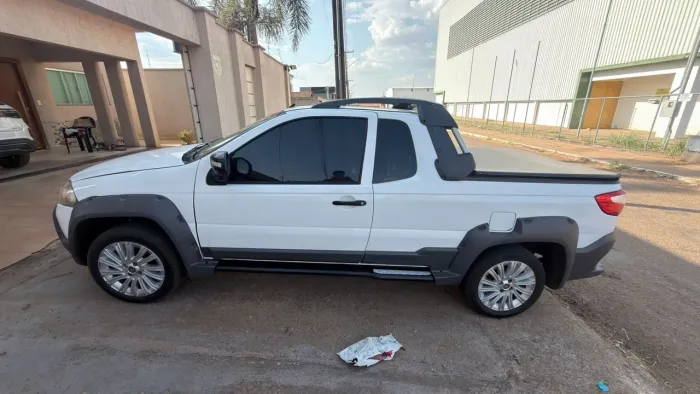 Fiat Strada Adventure 1.8/ 1.8 Locker Flex CE 2015