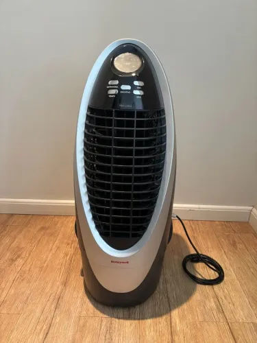 Abaixouuu! Climatizador de Ar Honeywell Comfort Cs10xe