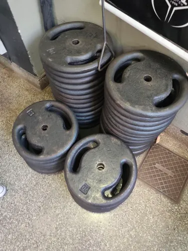 Anilhas usadas 5 kg 10 kg 15 kg e 20 kg 
