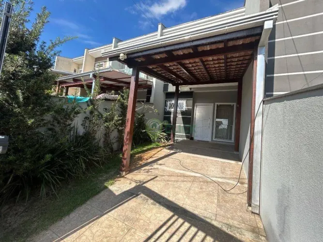 Casa com 2 suítes para alugar, 80 m² por R$ 2.950/mês - Nova Brasília - Joinville/SC