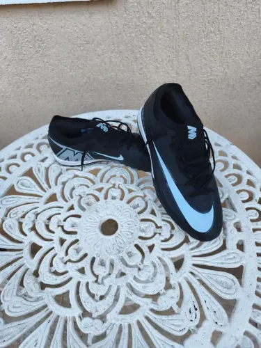 Chuteira Nike society
