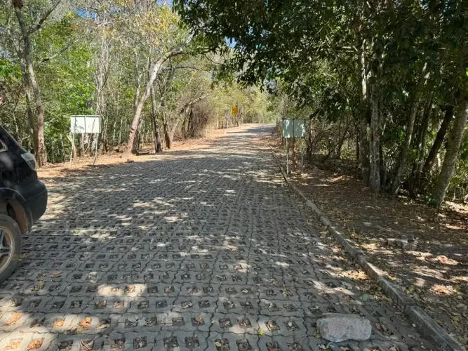 { Condomínio Eldorado Lago Corumbá 4  terreno =
