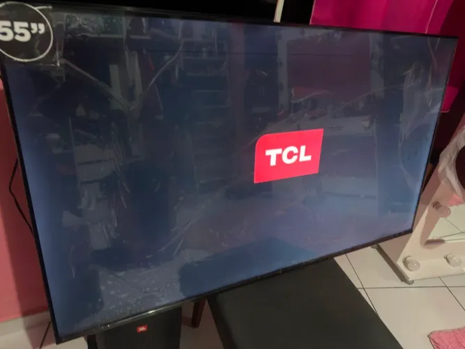 smart TV tcl Google 55 polegadas 4K bordo infinita comando de voz completa