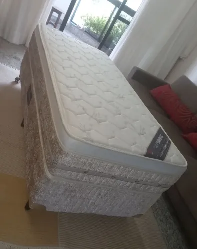 Colchão e cama box solteiro Castor molas ensacadas