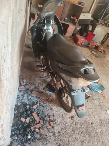 Vendo uma biz de leilão 