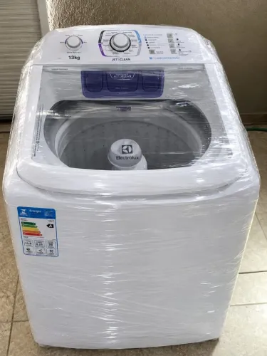 Máquinas de lava semi novas em excelente estado , com três meses de garantia. 