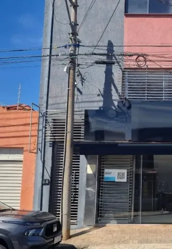 Salão Comercial Piso Superior com 4 Banheiros Para Locação No Centro De Limeira/Sp