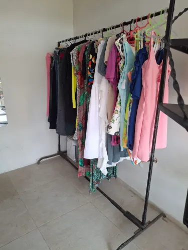 Arara expositor de roupas