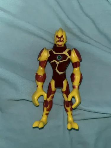 Boneco Chama do Ben 10, Colecionável