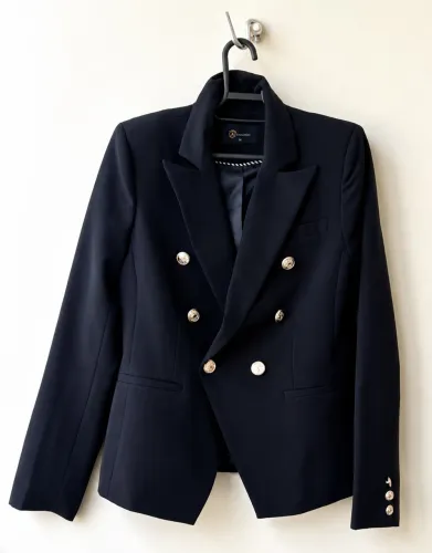 VENDE-Se Blazer FEMININO SEMINOVO