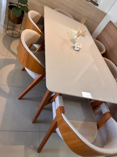 Kit 6 Cadeiras de Jantar Estofadas com Braços Linho Madeira Bege