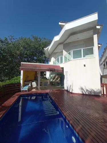 Casa de Alto Padrão em Condomínio 4 dormitório com suite - Venda ou Locação