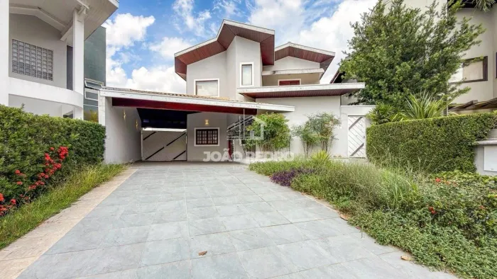 Casa no Taubaté Village, 4 Dormitórios, Escritório, quintal,Piscina e Área Gourmet