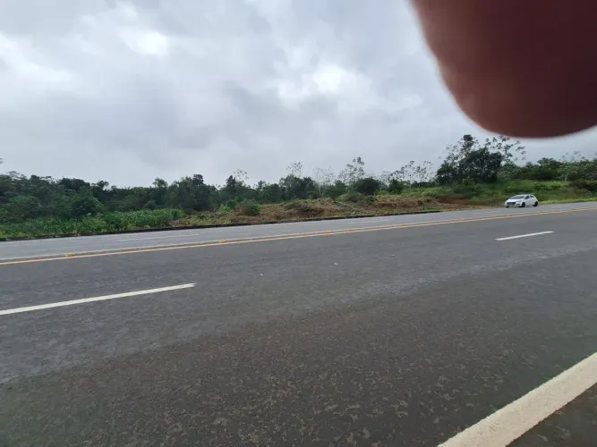 Vende-se um terreno