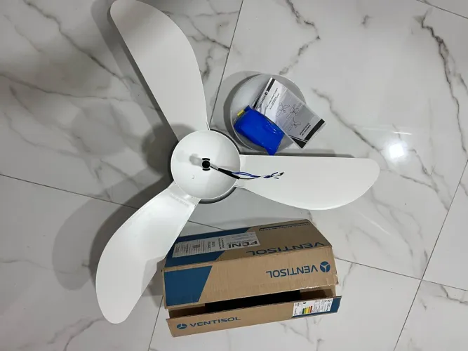 Vendo ventilador de teto na caixa corrente 220