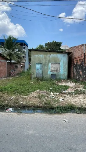 Vendo excelente terreno incrivelmente bem localizado na Rua Cuba, nº 245 Flores.