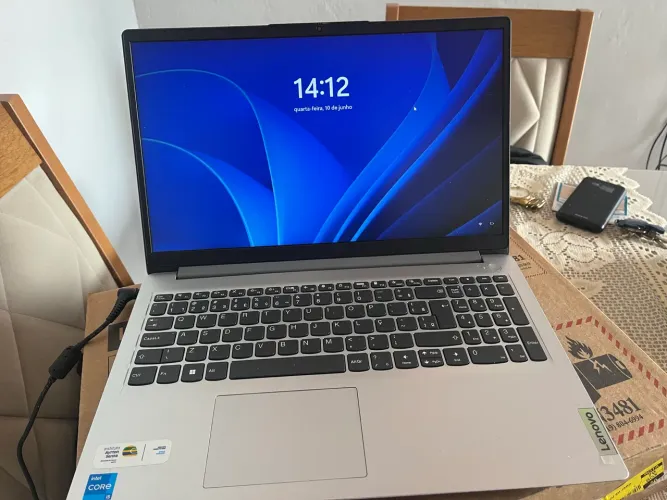 Vendo notebook Lenovo 