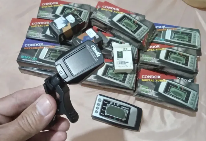 22 Afinadores eletrônicos
