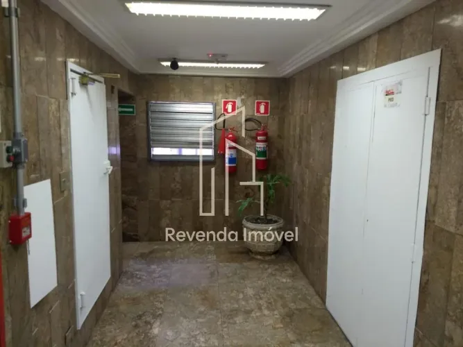 Conjunto Comercial com 320m2.sendo 2 Banheiros, 1 vaga de garagem