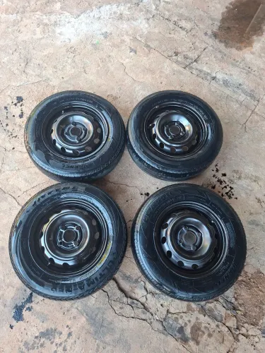 Rodas 13 GM pneu quebra galho