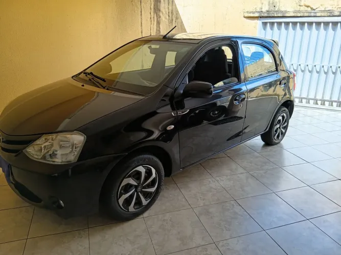 Toyota Etios XS 1.3 Flex 16V 5P Mec. 2013