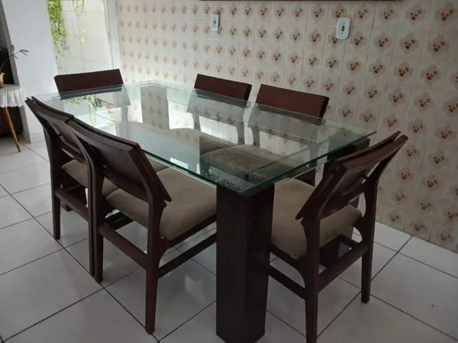 Pra vender logo! Mesa madeira com tampo em vidro