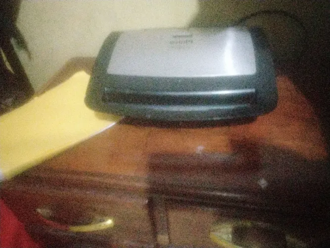 Sanduicheira Philco nova 225volts top