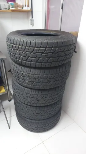 Pneus Cooper Discover ATT 265/60/18 excelente estado