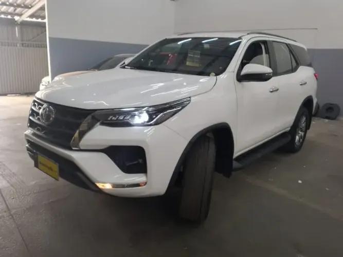 Toyota Hilux SW4 SRV 4X2 2.7 Flex 16V Aut. 2021