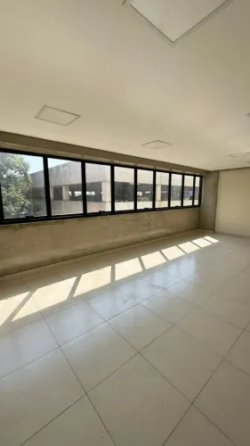 Sala comercial disponível para alugar ou vender no Edifício Center Offices em Americana/SP