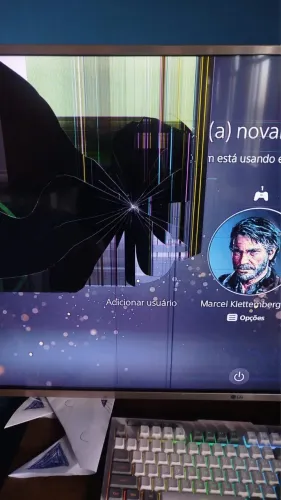 TV LG webos 42 polegadas tela quebrada 