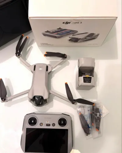 Drone DJI Mini 3 (DJI RC) + Fly More Combo Com Tela