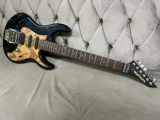Guitarra Washburn G 2v