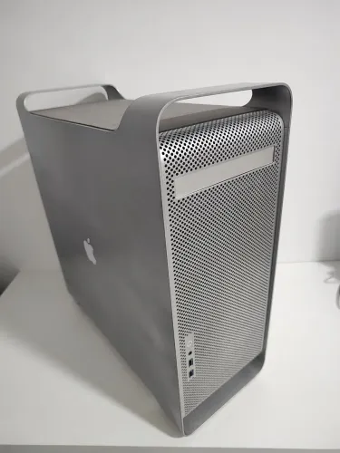PC Gabinete Mac Pro | i3-10100F - RX 570 - 16GB RAM | Windows 11 e macOS Sonoma