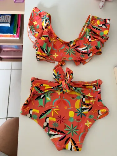 Biquínis CoisasdiMaria lindos, estampas diferenciadas, estado de novos.