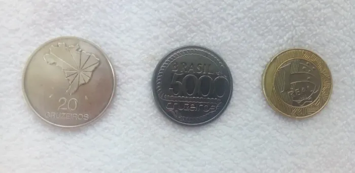 Moedas nacionais antigas. 