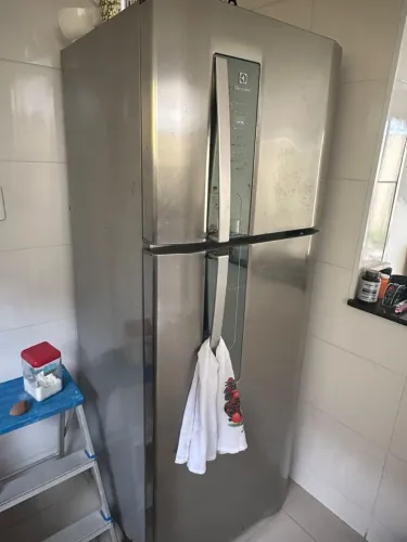 Vendo geladeira, fogão e máquina de lavar 