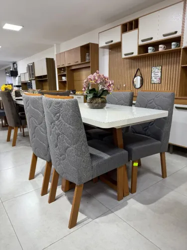 MESA LUCCA+ 4 CADEIRAS FLOR BEGE OU CHUMBO 