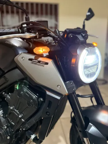 REPASSE - Honda CB 650R 2024