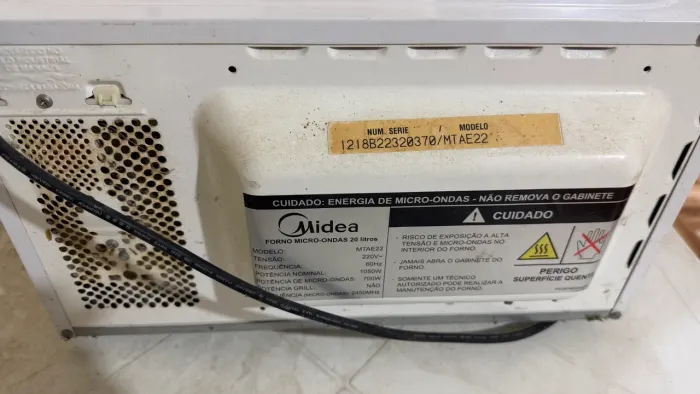 Vendo microondas para retirada de peças